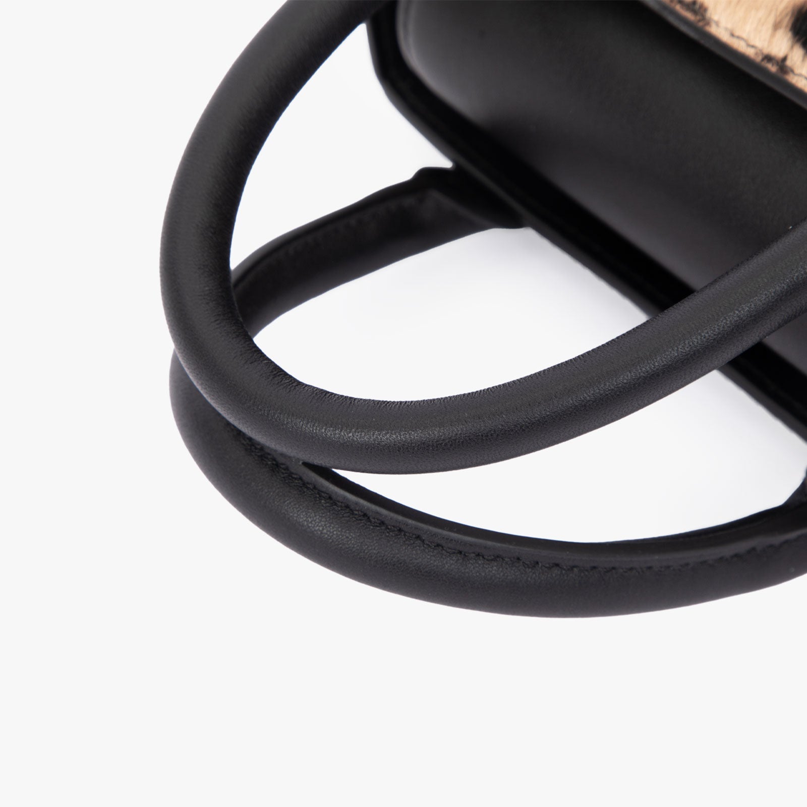 Aieda-tas (paardenhaarstijl)