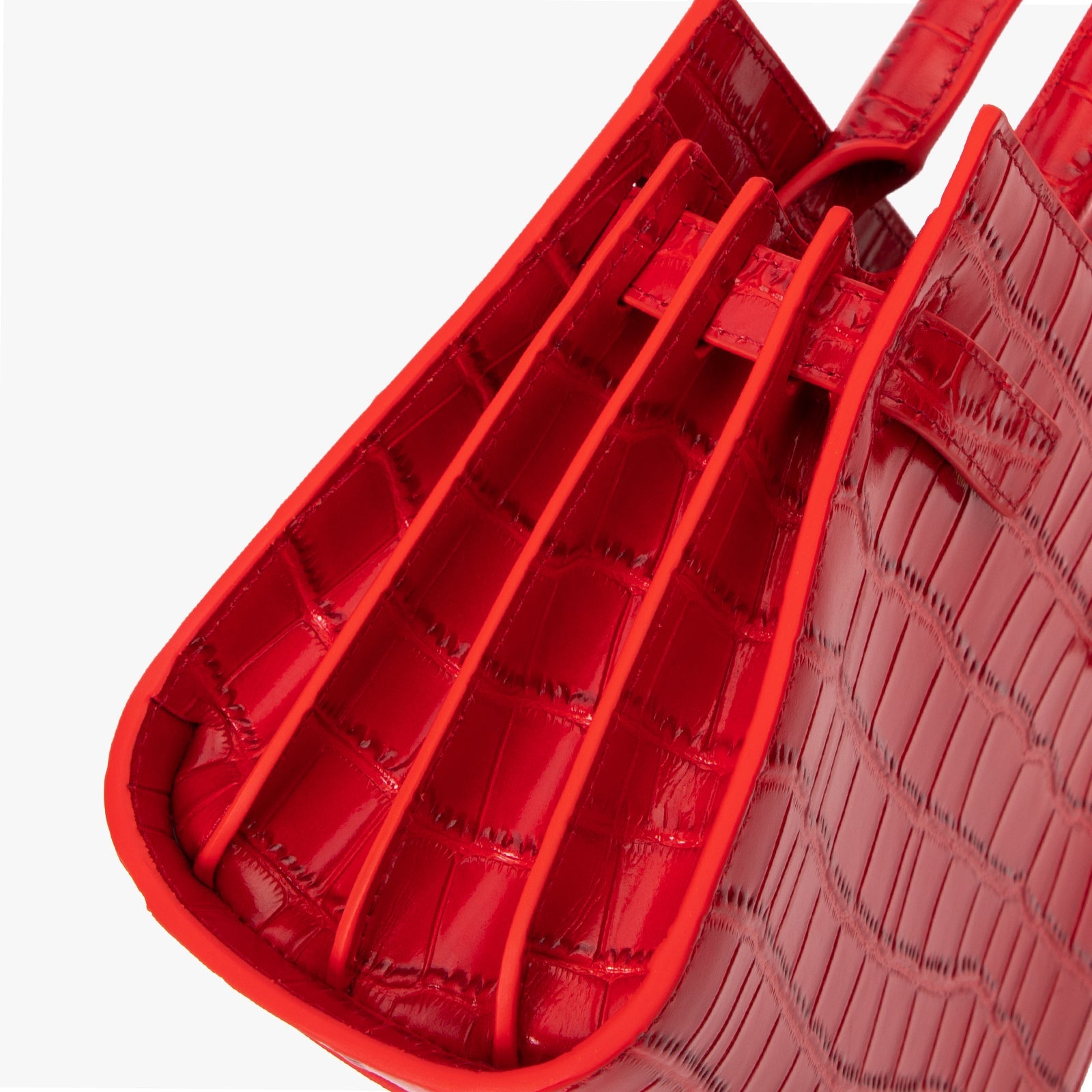 Mála Beag Struchtúrtha Dearg