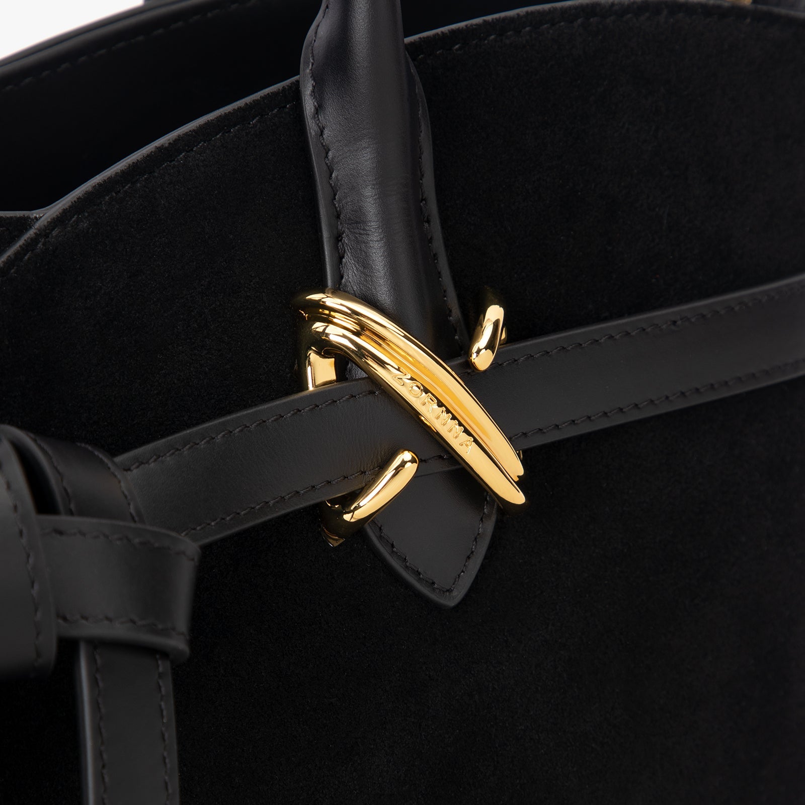 حقيبة توت من الجلد السويدي