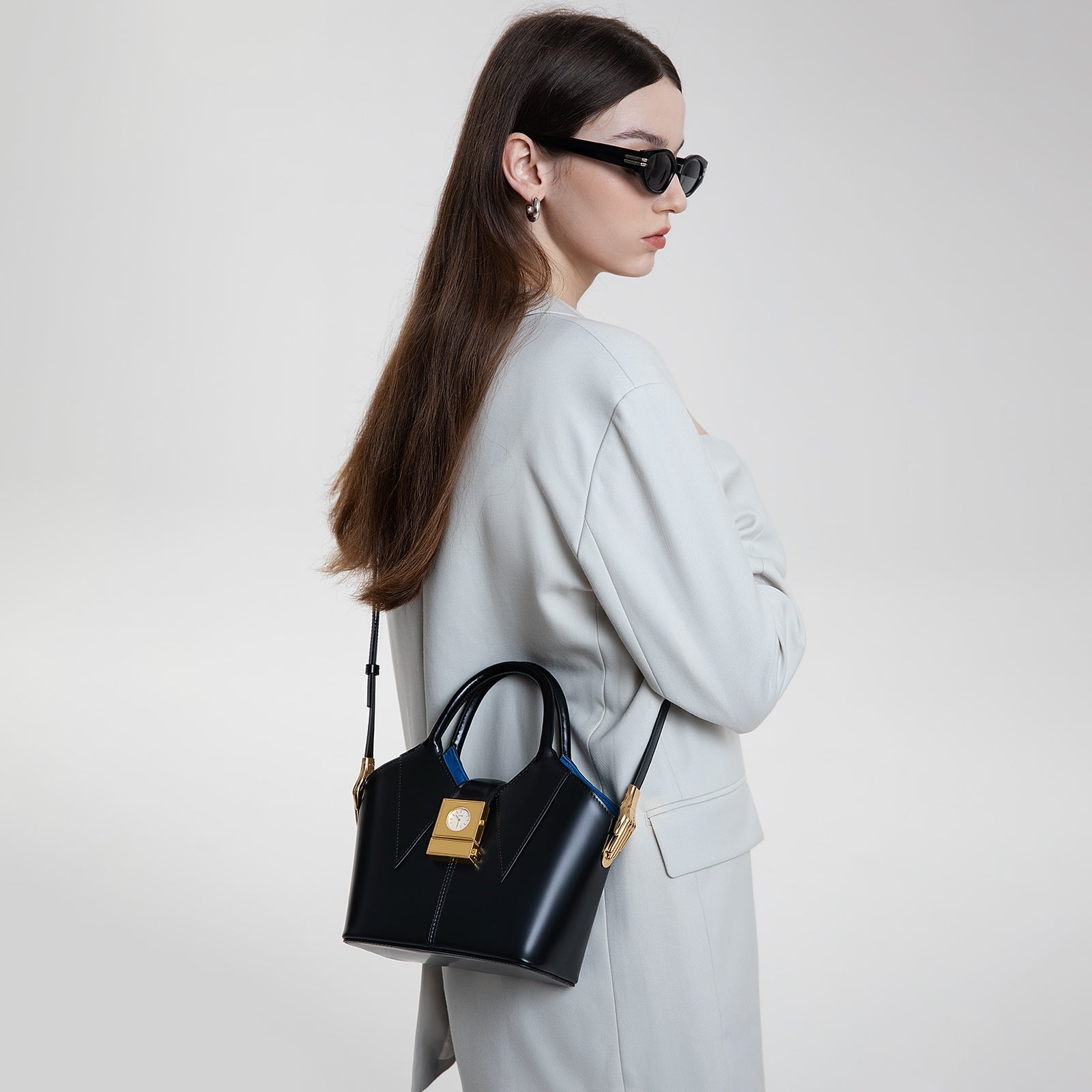 Jas draagtas met handvat