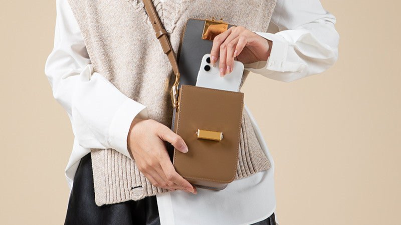 5 Ways to Style Your Cell Phone Bag for New Year's Eve
