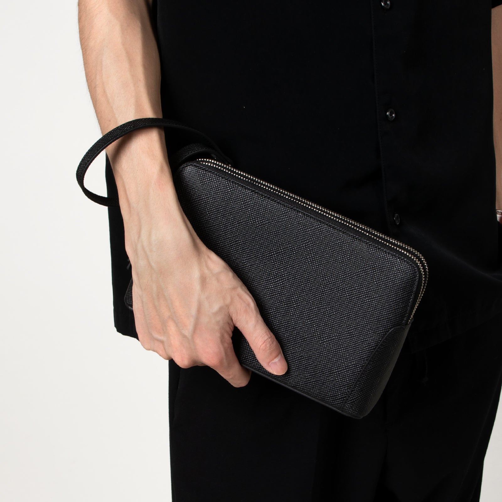 Clutch cu fermoar dublu Saffiano